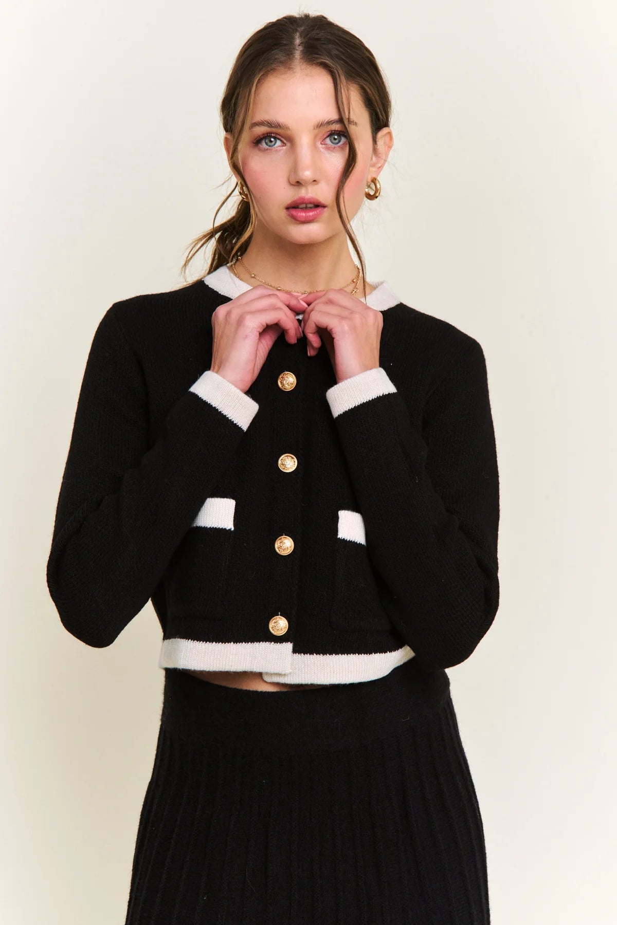 Elizabeth Chic Button Cardigan in Black