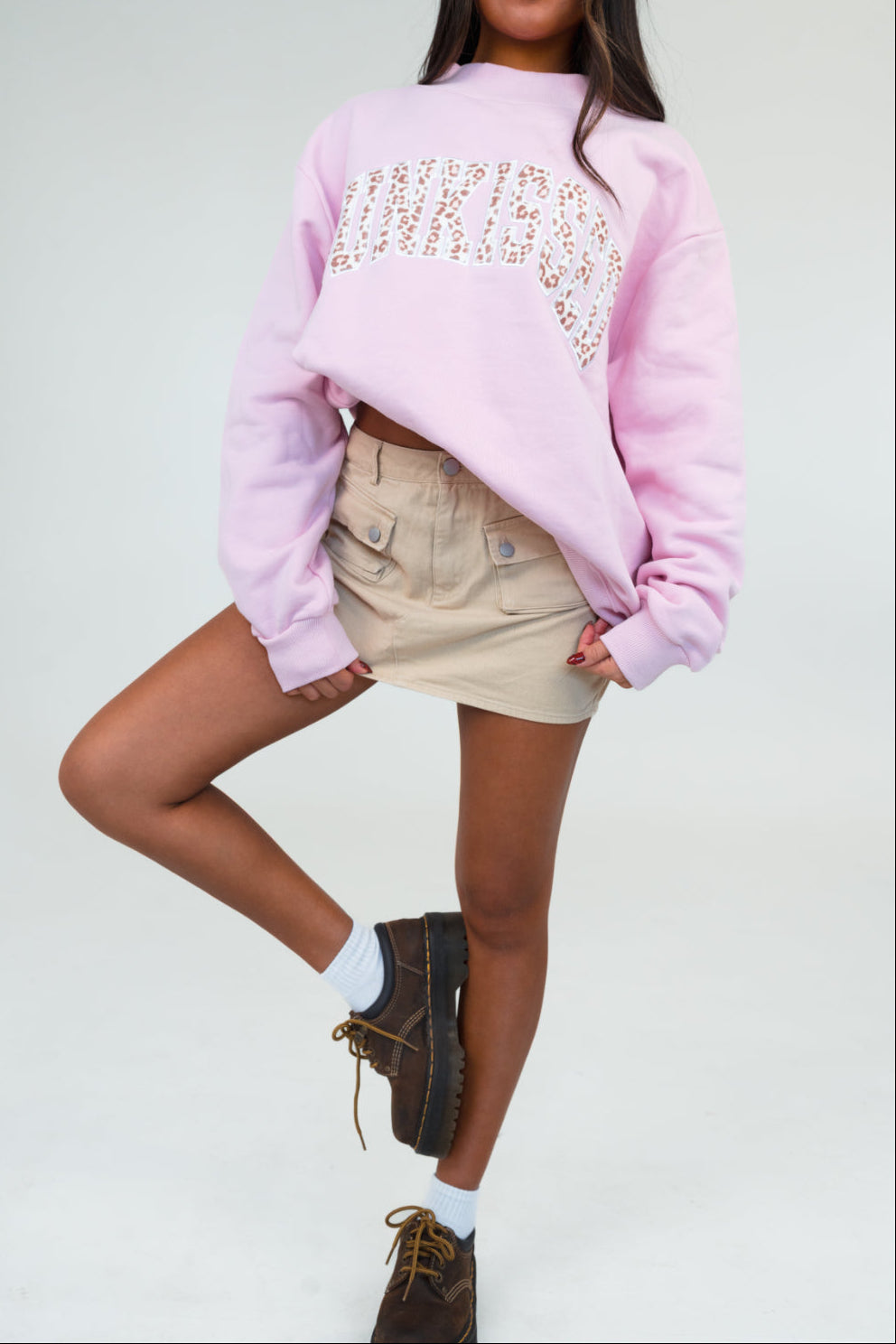 Mockneck Sunkissed Varsity Embroidered Sweatshirt in Bubblegum