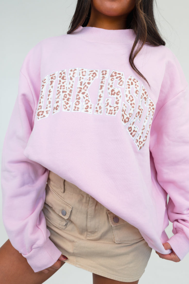 Mockneck Sunkissed Varsity Embroidered Sweatshirt in Bubblegum