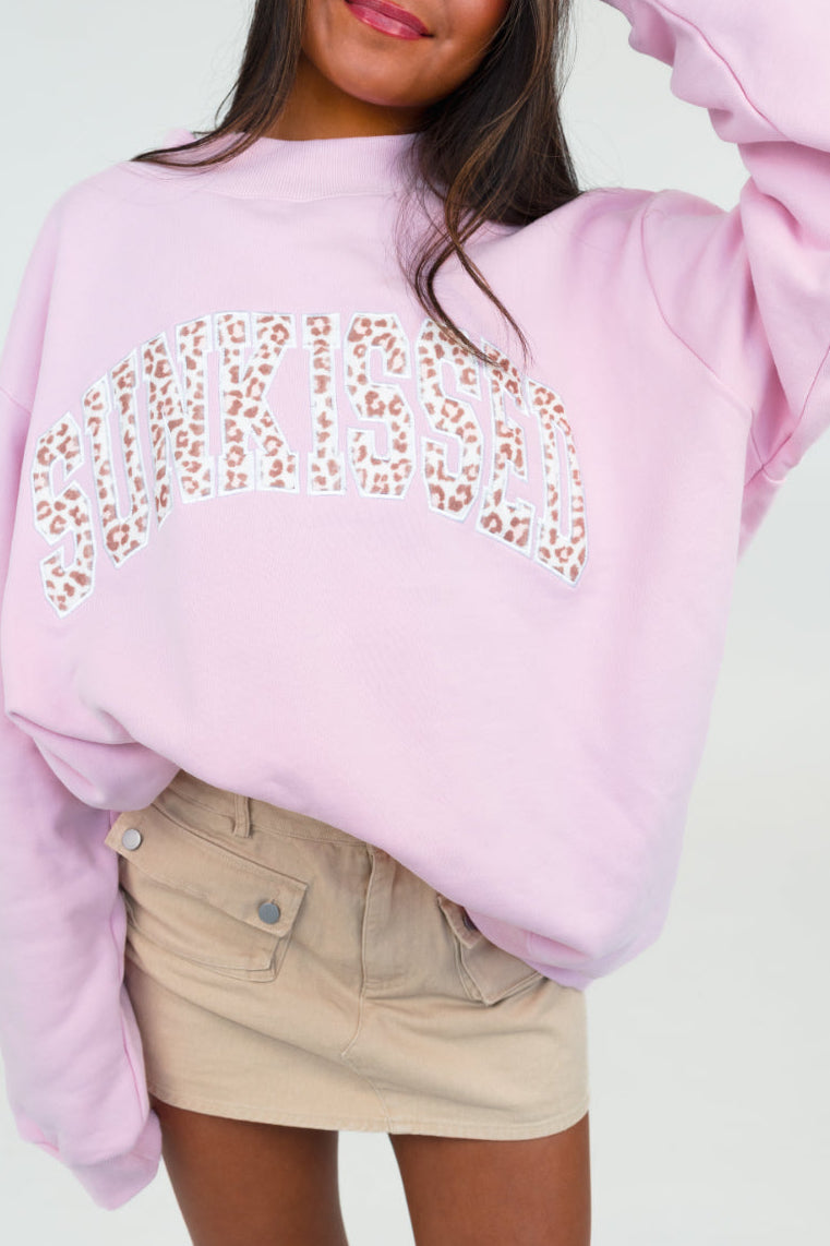 Mockneck Sunkissed Varsity Embroidered Sweatshirt in Bubblegum