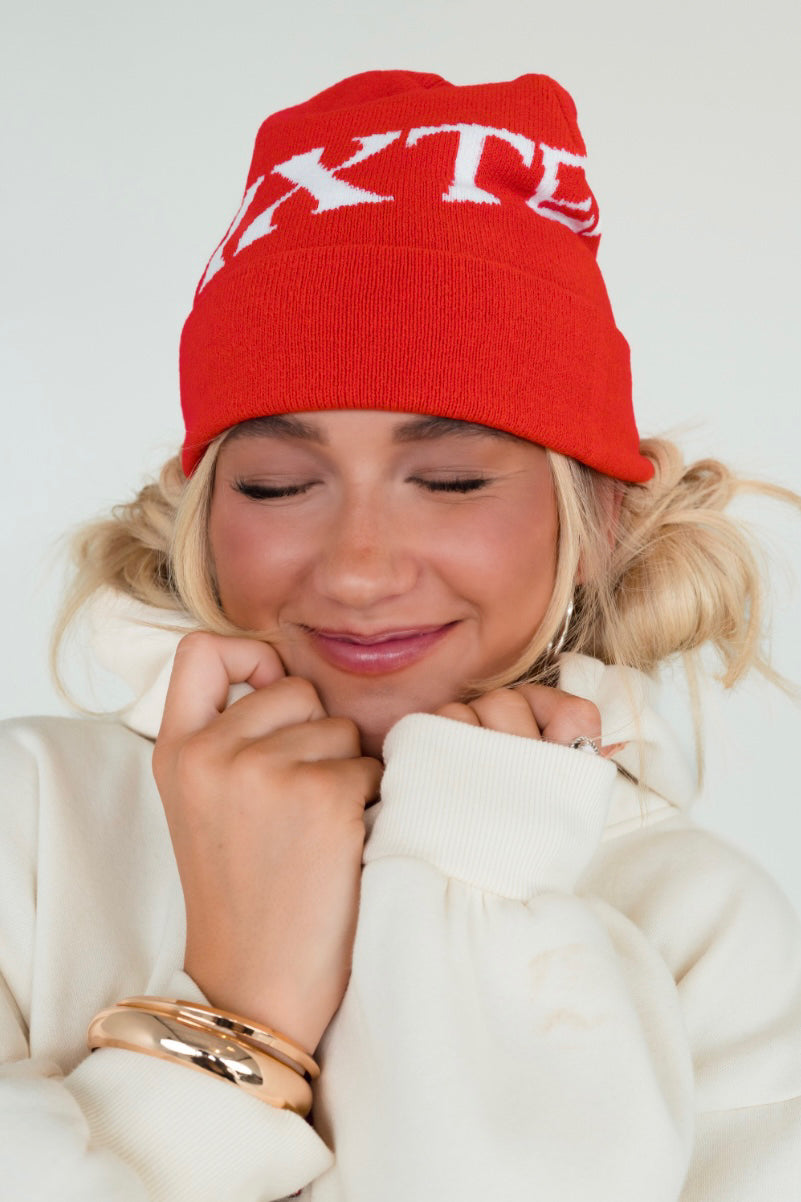 Sixteen Beanie in Red