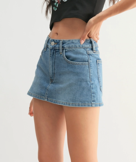 Jayda Denim Mini Skirt in Light Denim