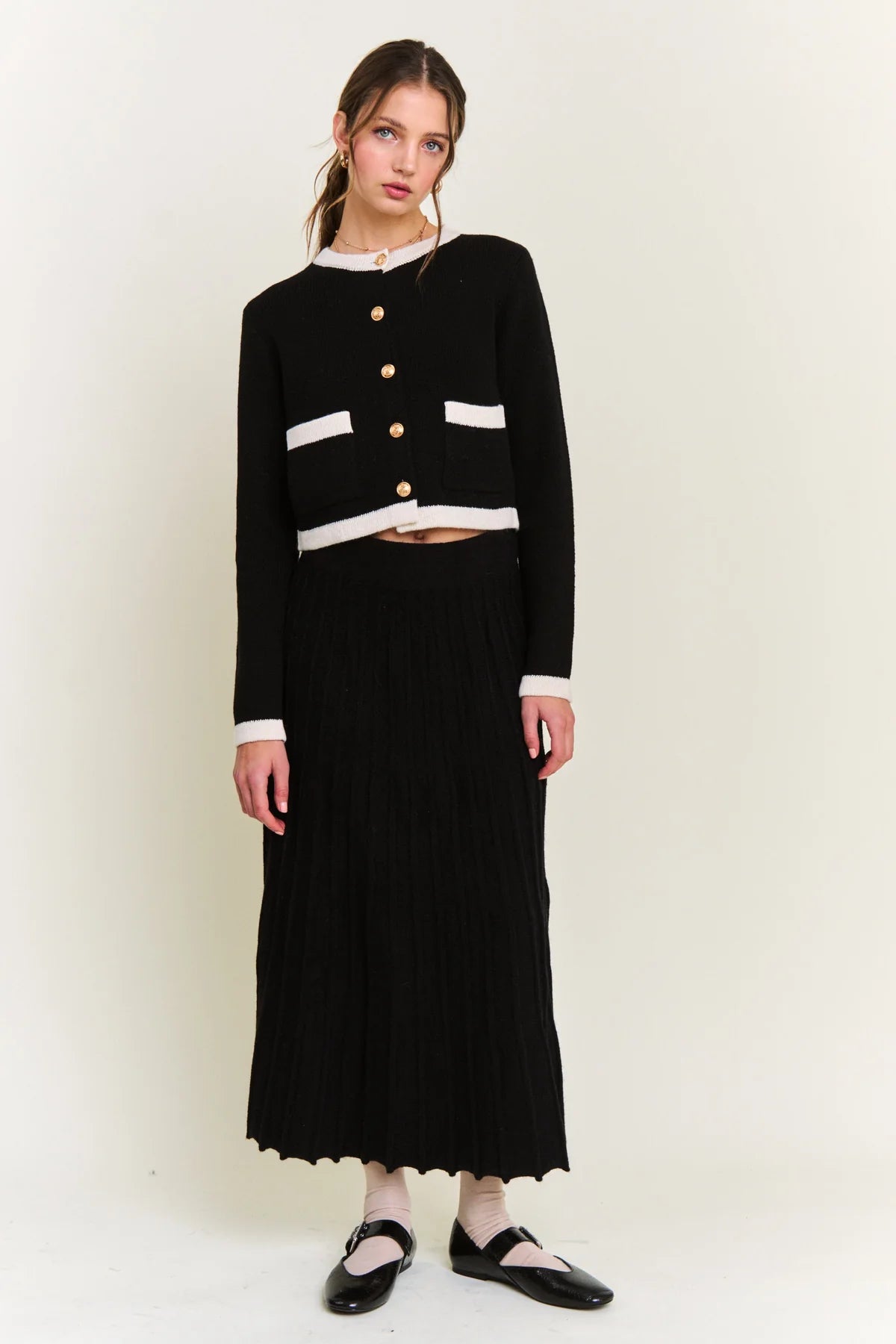 Elizabeth Chic Button Cardigan in Black