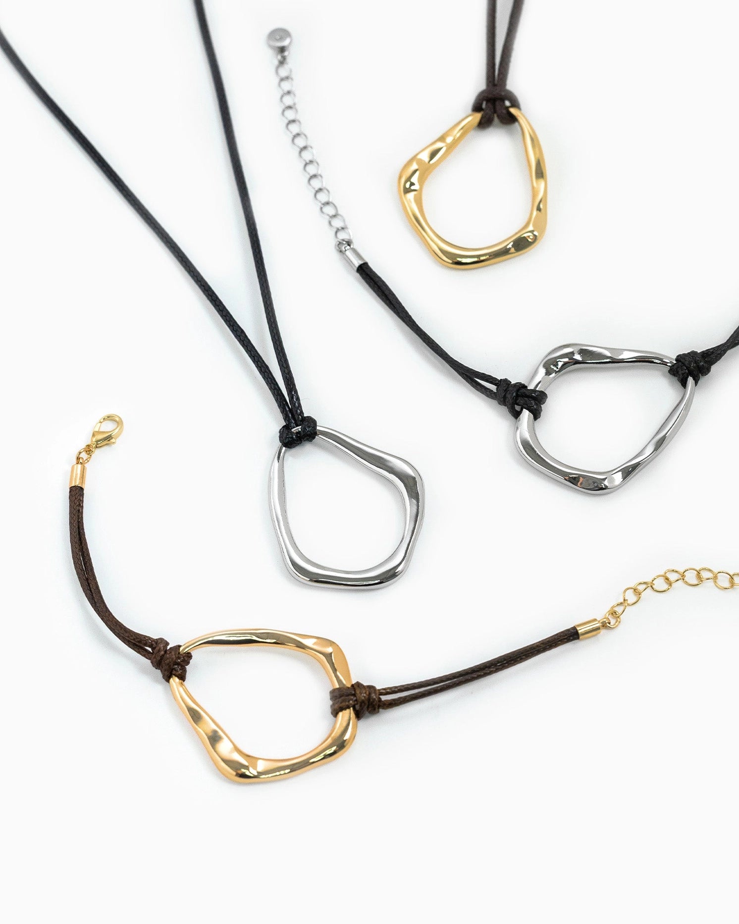 Abstract Wave Cord Necklace in Gold