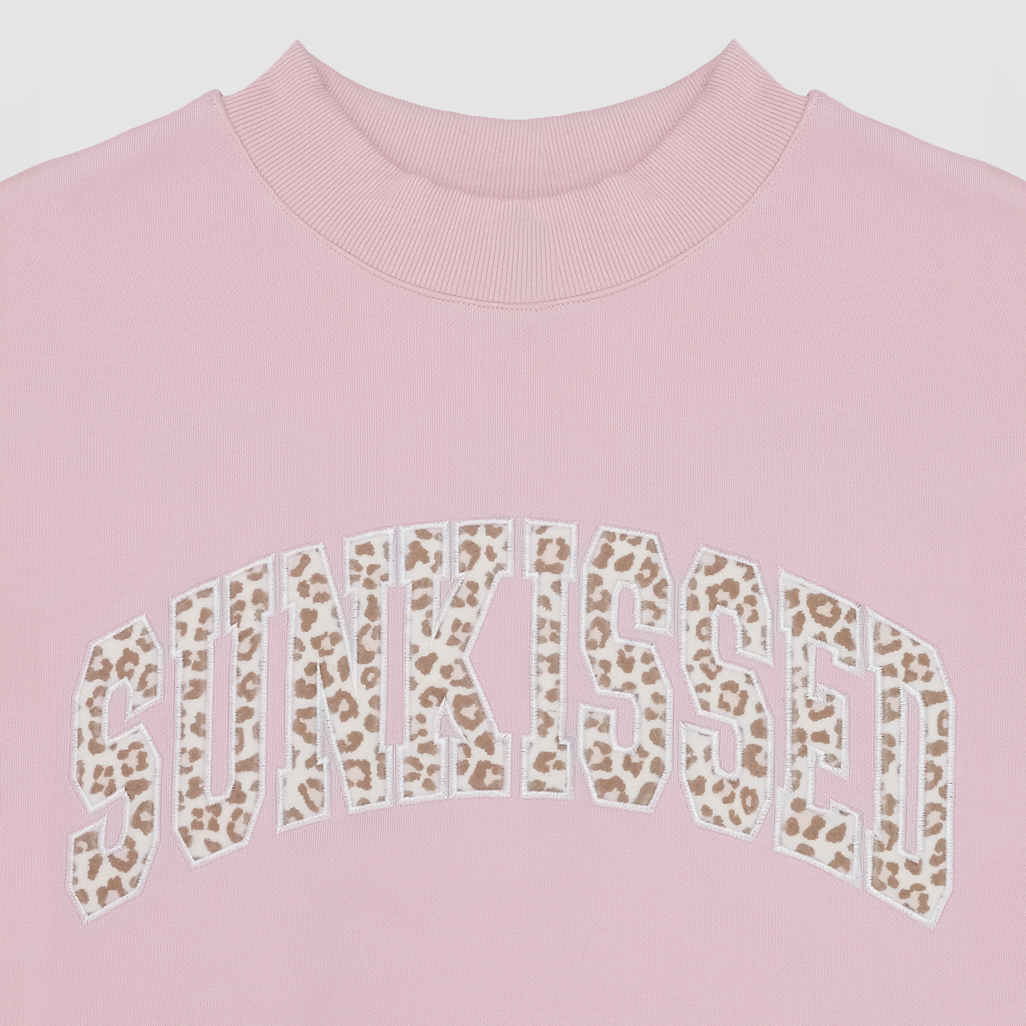 Mockneck Sunkissed Varsity Embroidered Sweatshirt in Bubblegum