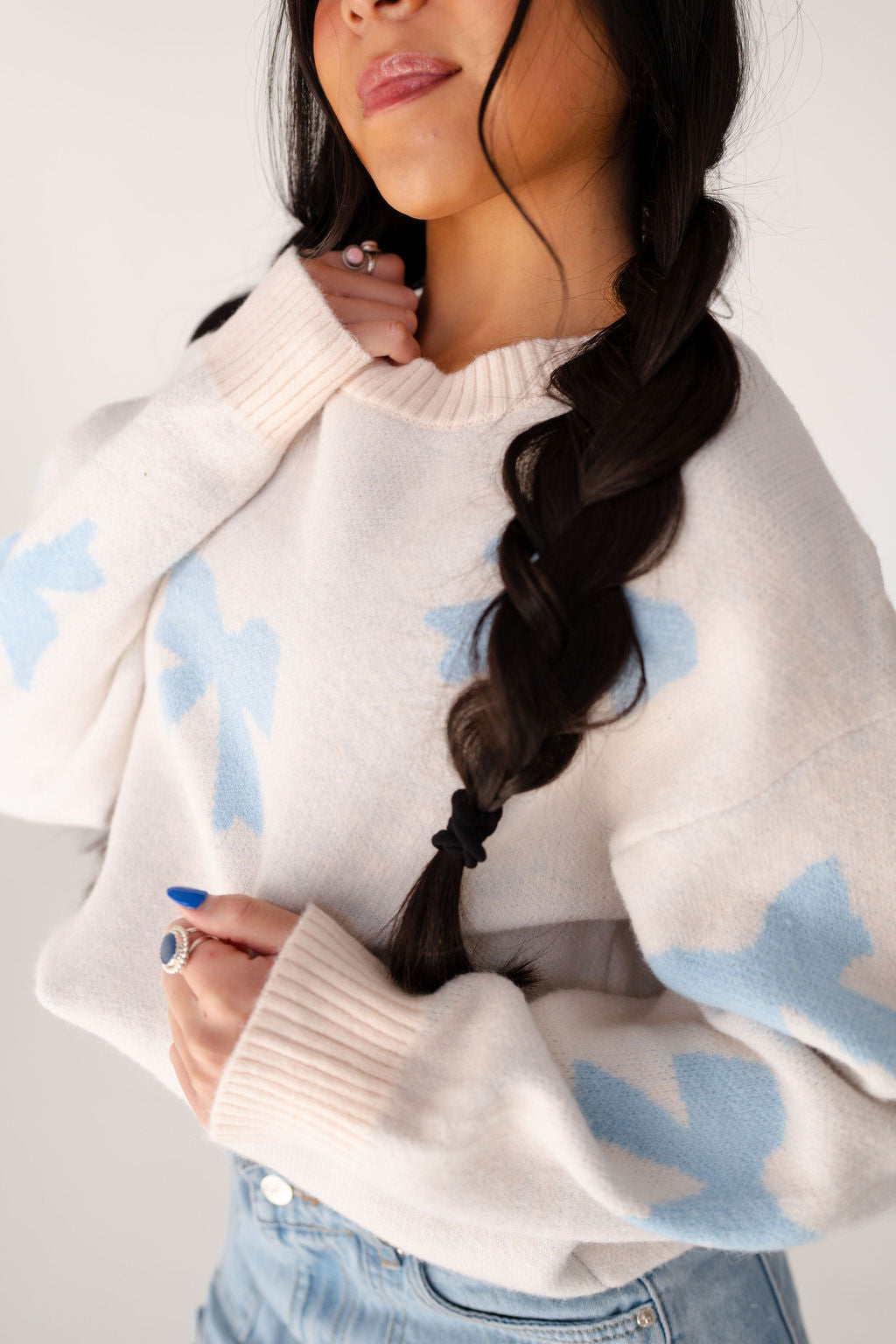 Rylee Bow Print Sweater in Blue & White