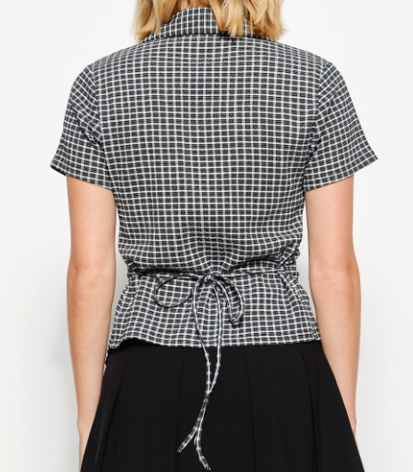 Alma Fitted Plaid Button-Up Shirt in Black